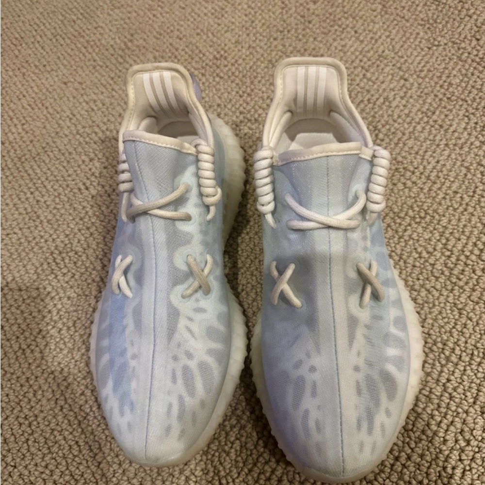 adidas Yeezy Boost 350 V2 Mono Ice Size 9 with Box